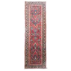 Oriental carpet gallery. SAROUK, old/PERSIA, around 1920, ca. 276x78 cm.