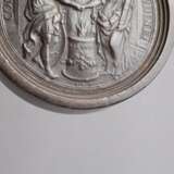 Spielstein mit Relief einer Medaille Wilhelm III. 1691 - фото 3