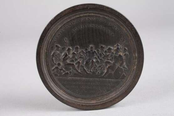 Spielstein mit Relief einer Medaille Wilhelm III. 1691 - фото 4