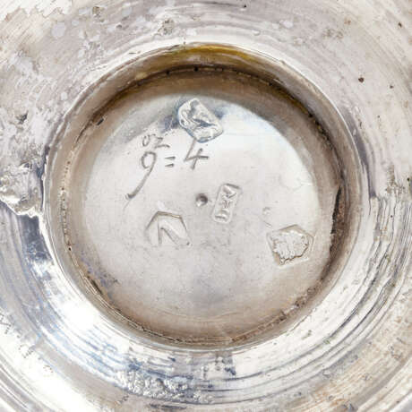 A GEORGE II SILVER SOAP BOX FROM THE WARRINGTON PLATE - Foto 3