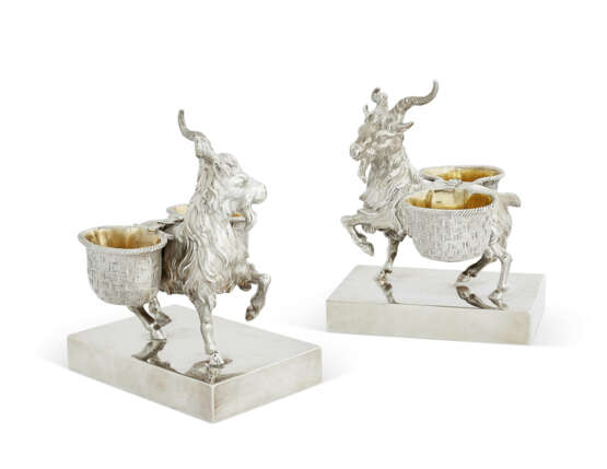 A PAIR OF VICTORIAN SILVER NOVELTY GOAT DOUBLE SALT CELLARS - photo 2