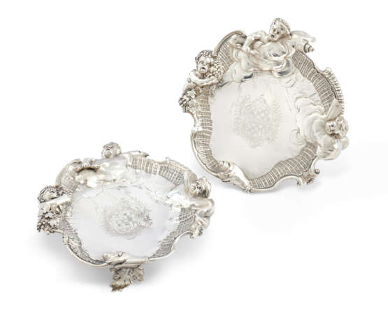A PAIR OF GEORGE II SILVER WAITERS - photo 1