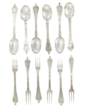 A SET OF SIX CHARLES II SILVER SPOONS AND FORKS - фото 1