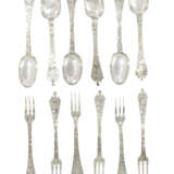 A SET OF SIX CHARLES II SILVER SPOONS AND FORKS - фото 1