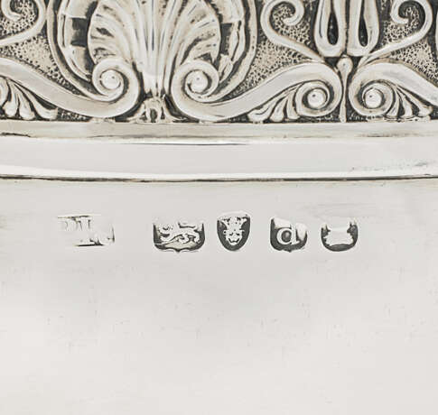 A REGENCY SILVER EGG CODDLER WITH SIX EGG CUPS - photo 4