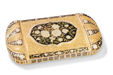 A FRENCH ENAMELLED GOLD SNUFF-BOX