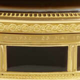 A LOUIS XVI GOLD AND HARDSTONE SNUFF BOX - фото 2