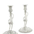 A PAIR OF GEORGE III SILVER CANDLESTICKS - Auktionsarchiv