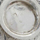 A CHARLES II SILVER PORRINGER AND COVER - Foto 3