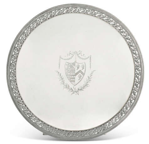 A GEORGE III SILVER LARGE SALVER - photo 1