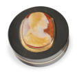 AN ITALIAN GOLD-MOUNTED HARDSTONE BONBONNIERE SET WITH AN AGATE CAMEO - Auction archive