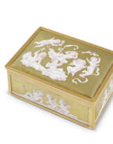 A FRENCH ENAMELLED TWO-COLOUR GOLD SNUFF-BOX