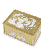 Adrien Vachette. A FRENCH ENAMELLED TWO-COLOUR GOLD SNUFF-BOX