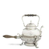 A ROYAL QUEEN ANNE SILVER KETTLE ON WILLIAM III STAND FROM THE CUMBERLAND PLATE - photo 1