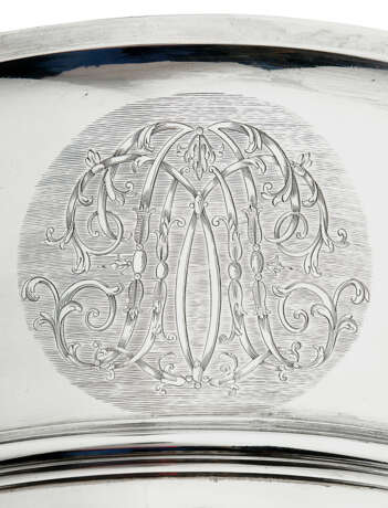 A GEORGE II SILVER CUP AND COVER - фото 2