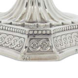 A PAIR OF GEORGE III SILVER CANDLESTICKS - Foto 5