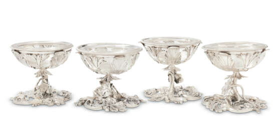 TWO MATCHING PAIRS OF GEORGE II SILVER SALT-CELLARS - фото 2