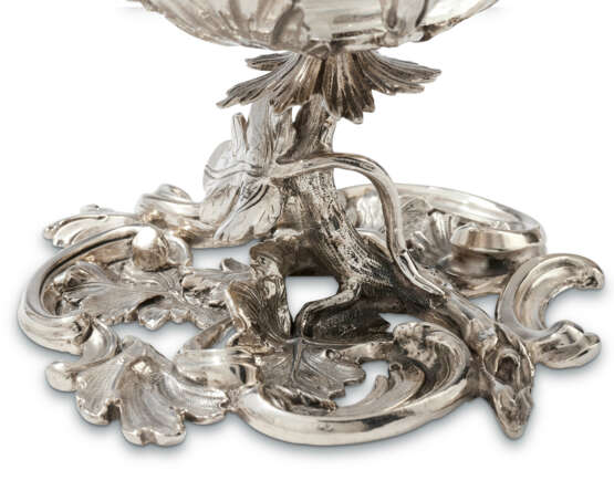 TWO MATCHING PAIRS OF GEORGE II SILVER SALT-CELLARS - фото 4