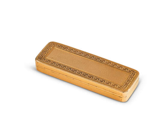 A GEORGE III GOLD TOOTHPICK CASE - photo 2