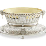 A GEORGE III BASKET AND STAND - Foto 1
