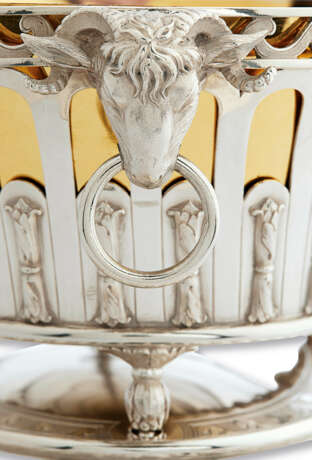 A GEORGE III BASKET AND STAND - Foto 4