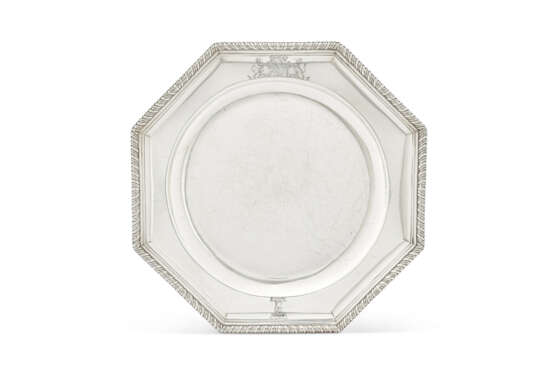 A SET OF FOUR GEORGE II SILVER SECOND-COURSE DISHES - photo 2