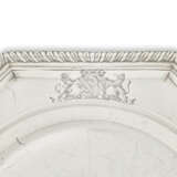 A SET OF FOUR GEORGE II SILVER SECOND-COURSE DISHES - Foto 3