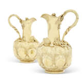 A PAIR OF GEORGE IV SILVER-GILT CLARET JUGS - photo 1