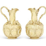 A PAIR OF GEORGE IV SILVER-GILT CLARET JUGS - photo 2