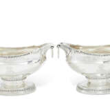 A PAIR OF GEORGE III SILVER DOUBLE-LIPPED SAUCEBOATS - фото 1