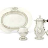 A GEORGE II SILVER SHAVING SET FROM THE WARRINGTON PLATE - photo 1