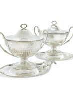 Роберт Шарп. A PAIR OF GEORGE III ROYAL SILVER SOUP TUREENS, COVERS AND STANDS