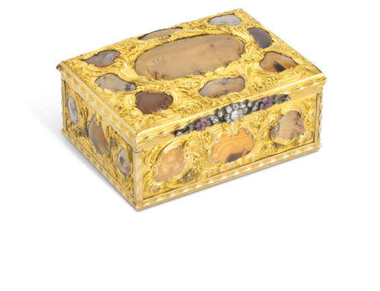A GEORGE II JEWELLED GOLD-MOUNTED HARDSTONE TABLE SNUFF-BOX - фото 1