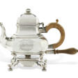 A QUEEN ANNE SILVER TEAPOT, STAND AND LAMP - Auktionsarchiv