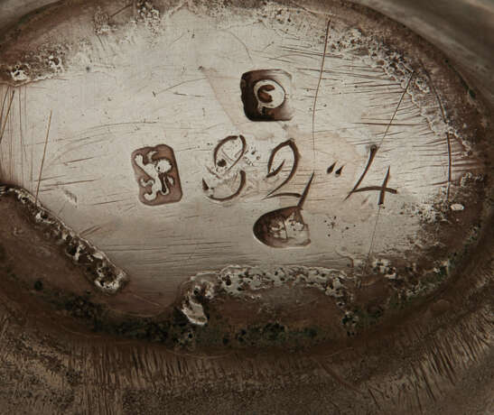 A PAIR OF GEORGE III SILVER SAUCEBOATS FROM THE PAGET SERVICE - photo 6