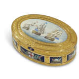 A GEORGE III ENAMELLED TWO-COLOUR GOLD FREEDOM BOX, A LARGE NAVAL GOLD MEDAL AND TWO DOCUMENTS - photo 3