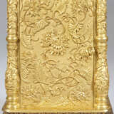 A CHINESE IMPERIAL ORMOLU QUARTER-STRIKING TABLE CLOCK - photo 5