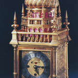 A CHINESE IMPERIAL ORMOLU QUARTER-STRIKING TABLE CLOCK - Foto 7