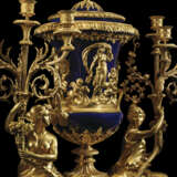 A PAIR OF MAGNIFICENT LOUIS XVI ORMOLU-MOUNTED BEAU BLEU SEVRES PORCELAIN AND MARBLE `VASE` CLOCKS - фото 7