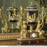 A PAIR OF MAGNIFICENT LOUIS XVI ORMOLU-MOUNTED BEAU BLEU SEVRES PORCELAIN AND MARBLE `VASE` CLOCKS - фото 16