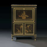 A LATE LOUIS XVI ORMOLU-MOUNTED JAPANESE LACQUER AND EBONY COMMODE A VANTAUX AND SECRETAIRE - photo 4