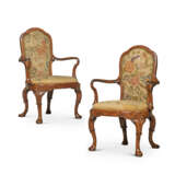 A PAIR OF CHINESE EXPORT HUANGHUALI ARMCHAIRS - фото 2