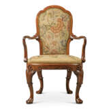 A PAIR OF CHINESE EXPORT HUANGHUALI ARMCHAIRS - фото 5
