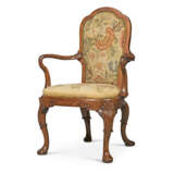 A PAIR OF CHINESE EXPORT HUANGHUALI ARMCHAIRS - Foto 11