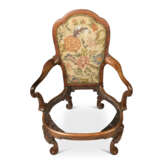 A PAIR OF CHINESE EXPORT HUANGHUALI ARMCHAIRS - Foto 13