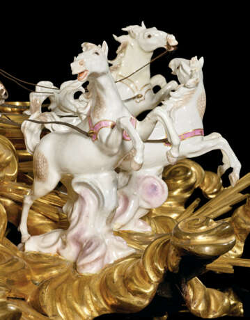 A MONUMENTAL LOUIS XV ORMOLU AND MEISSEN AND FRENCH PORCELAIN CLOCK - фото 7