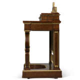 A ROYAL GEORGE IV MAHOGANY AND PARCEL-GILT DRESSING-TABLE - Foto 5