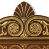 A ROYAL GEORGE IV MAHOGANY AND PARCEL-GILT DRESSING-TABLE - Foto 6
