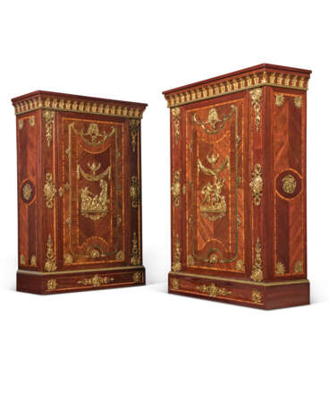 A PAIR OF REGENCE ORMOLU-MOUNTED AMARANTH AND TULIPWOOD ARMOIRES - фото 2