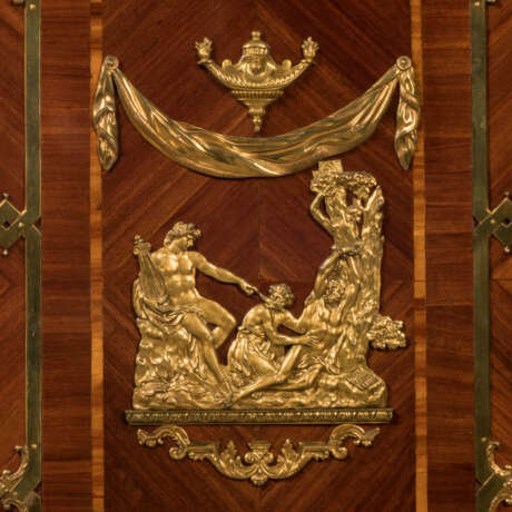 A PAIR OF REGENCE ORMOLU-MOUNTED AMARANTH AND TULIPWOOD ARMOIRES - photo 6